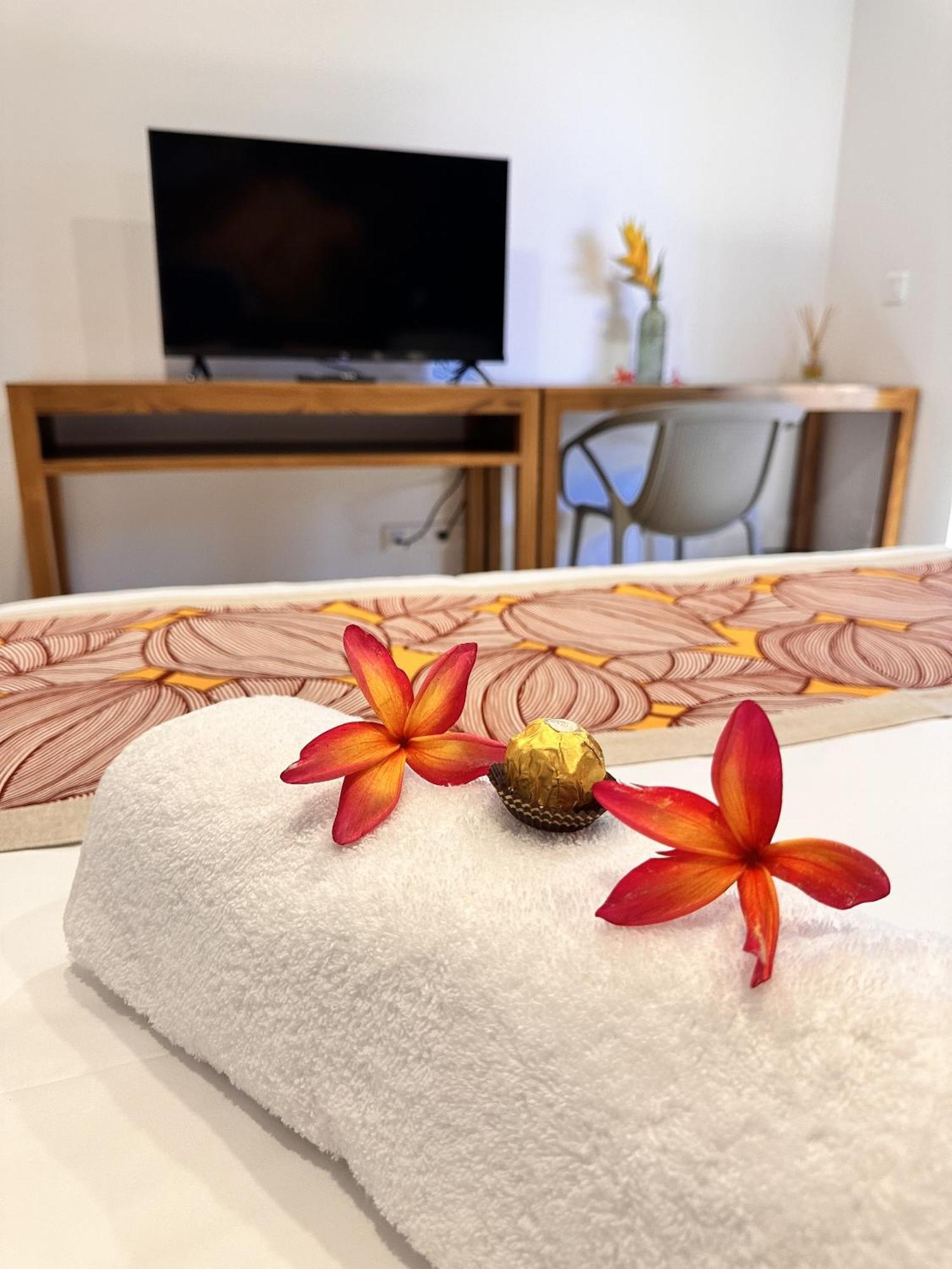 Ononui Lodge Airport, Ocean-View, Private Bathroom And Balcony, Free Wifi And Parking, On-Site Car Rental Faaa Luaran gambar
