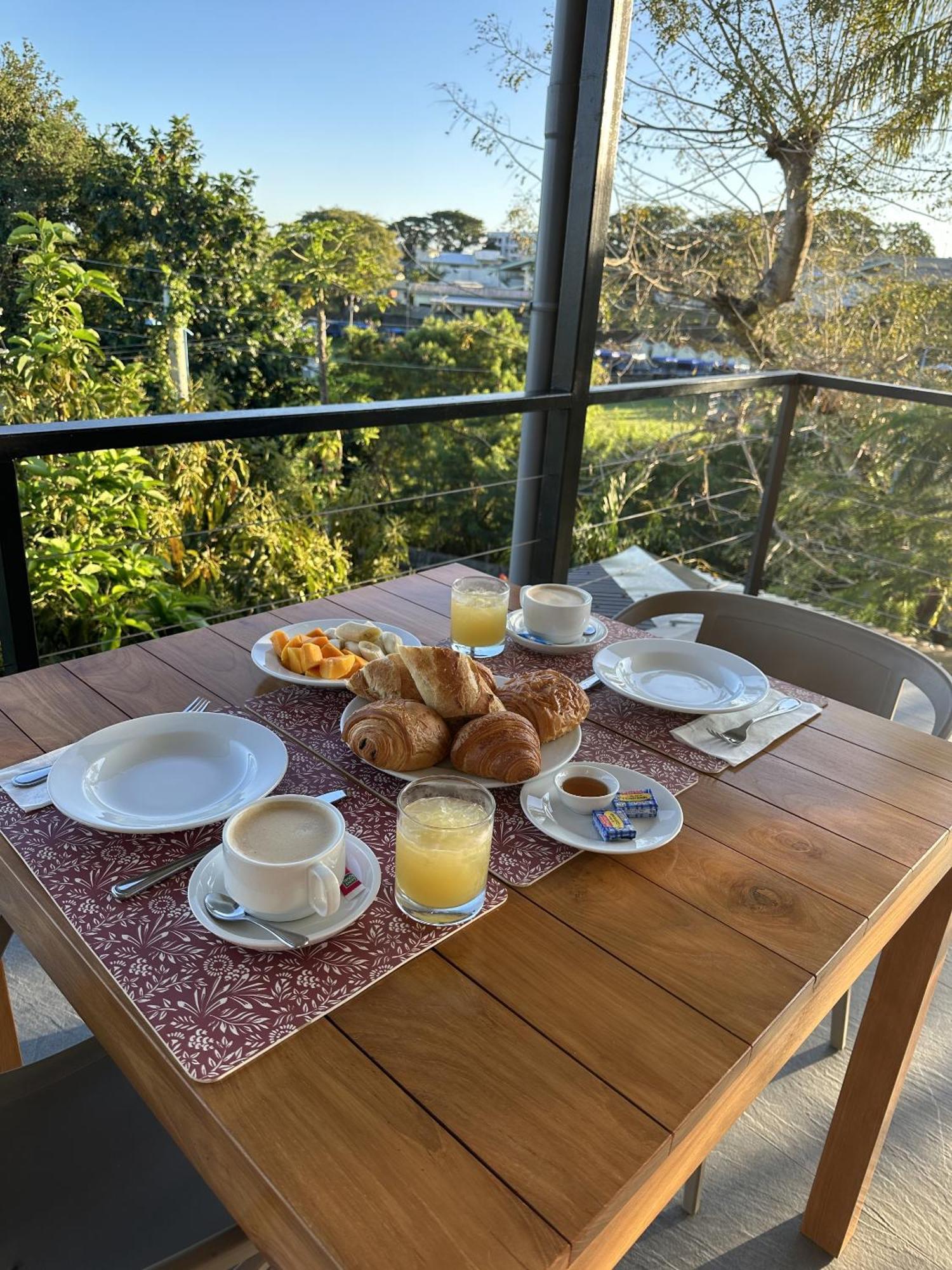 Ononui Lodge Airport, Ocean-View, Private Bathroom And Balcony, Free Wifi And Parking, On-Site Car Rental Faaa Luaran gambar